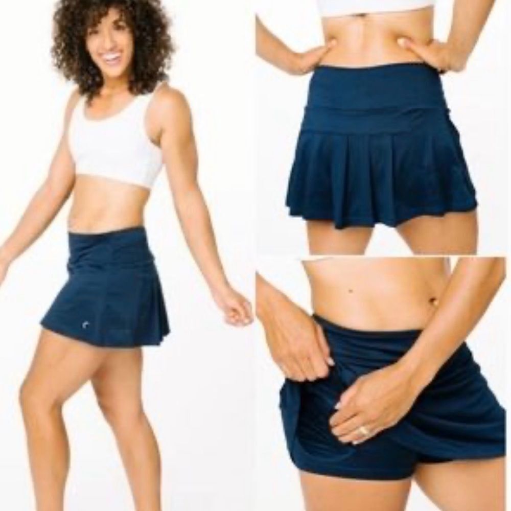 Zyia Navy Blue Chill Clubhouse Skort. Built in  shorts Size Medium .